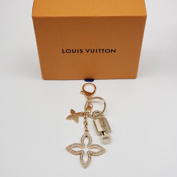Authentic Louis Vuitton Gold Lock & Box w/ Unbranded Clover Bagcharm - Picture 9 of 9